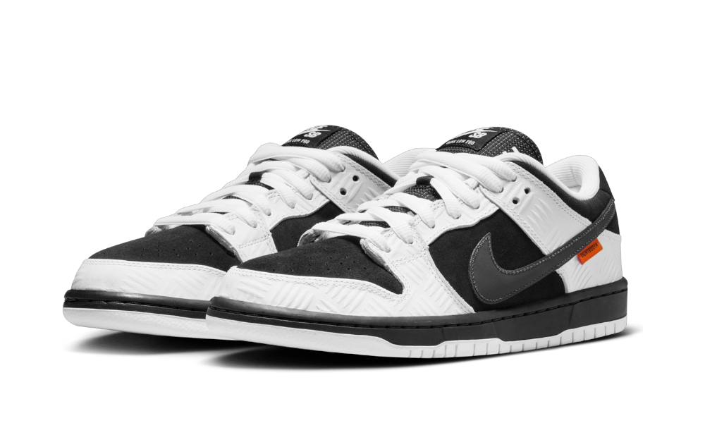 Nike SB Dunk Low TIGHTBOOTH