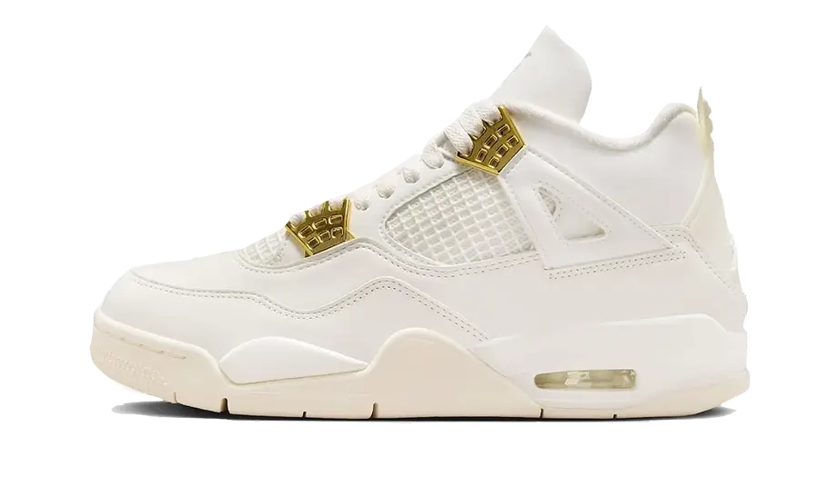 Jordan 4 Metallic gold, composta da base in pelle bianca e occhielli per i lacci in oro Metallizzato