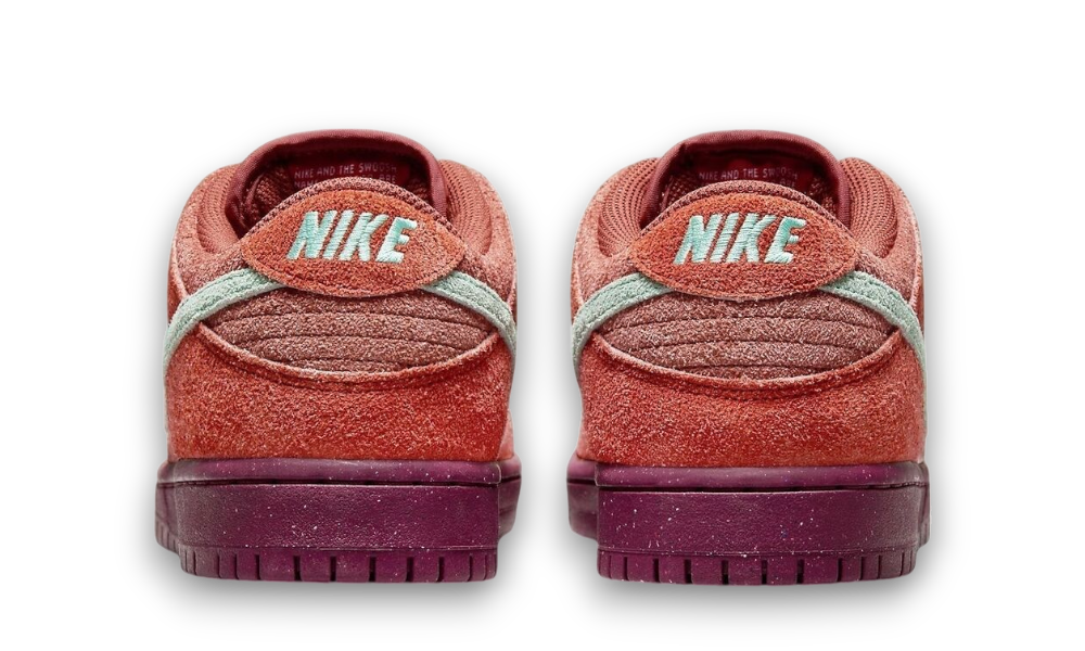 Nike SB Dunk Low Mystic Red Rosewood