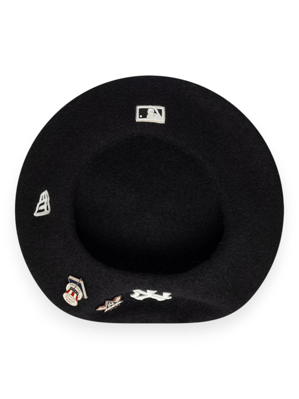 New Era Cap Beret New York Yankees MLB Cooperstown Pin Black