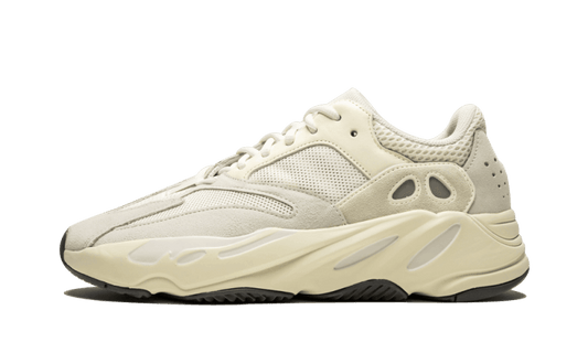 Yeezy 700 OBLIO Shop