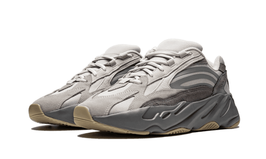Yeezy 700 OBLIO Shop